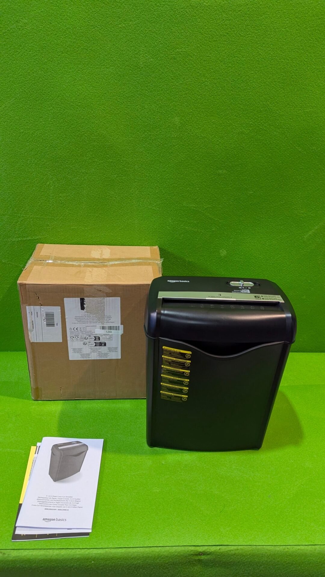 Foto 2 de Amazon Basics Destructora de papel y tarjetas con Defecto