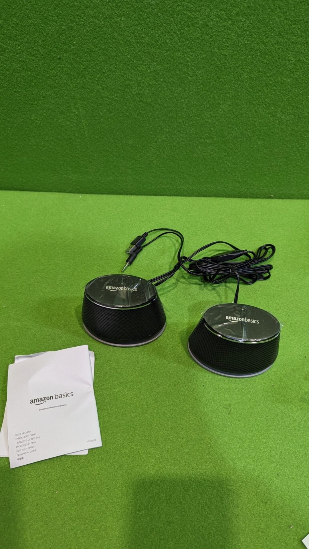 Foto 4 de Amazon Basics – Parlantes para computadora alimentados por USB con sonido dinámi