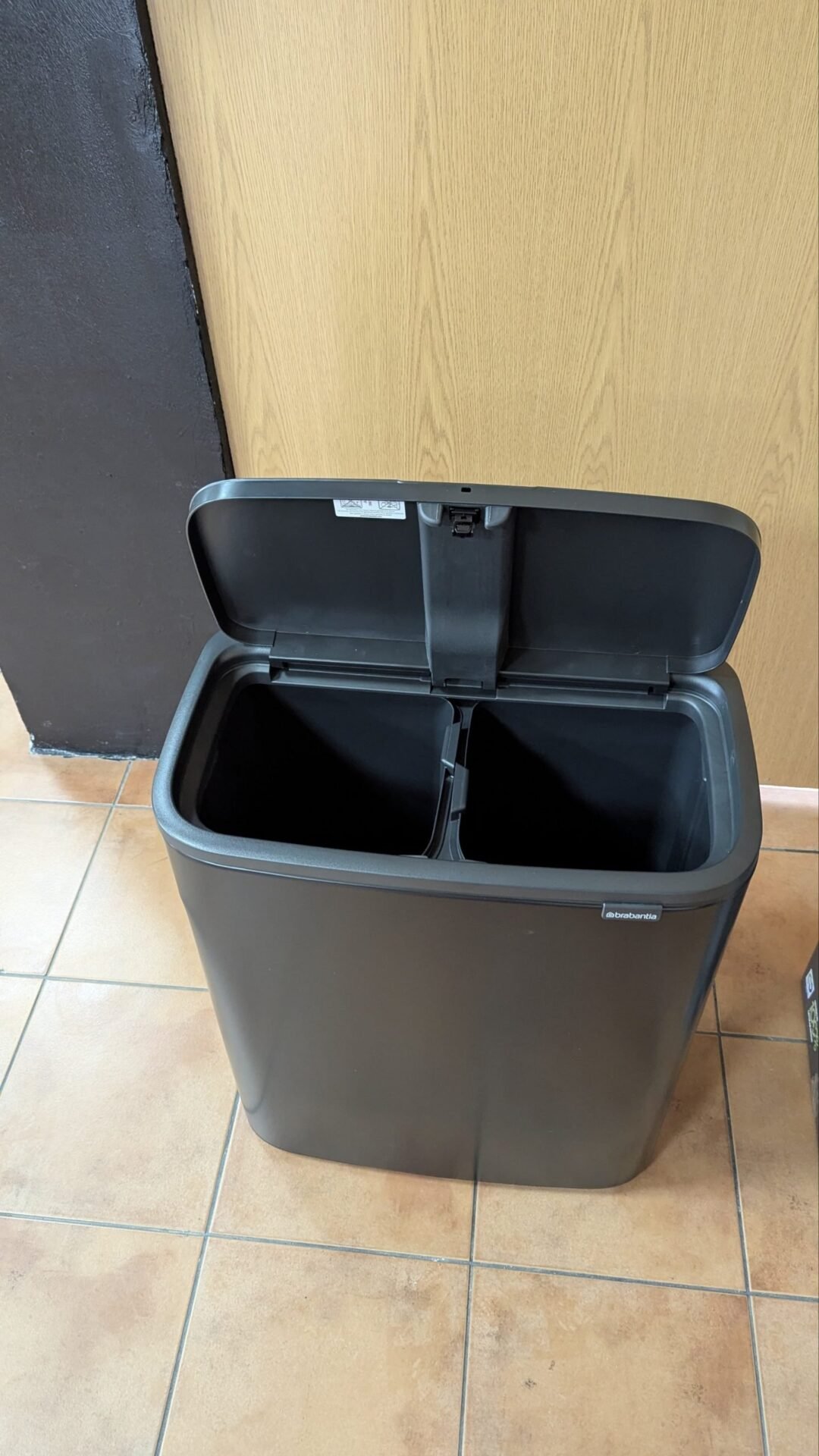 Foto 3 de Brabantia Basurero Negro mate 60L