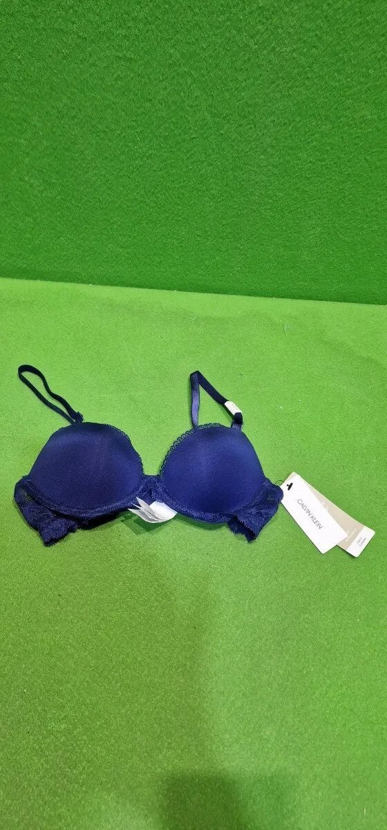 Calvin Klein Brasier Lift Demi Talla: 85A en Riobamba, Chimborazo