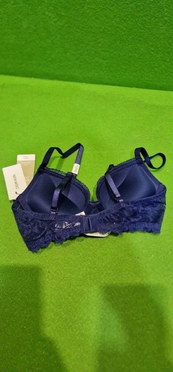 Foto 5 de Calvin Klein Brasier Lift Demi Talla: 85A