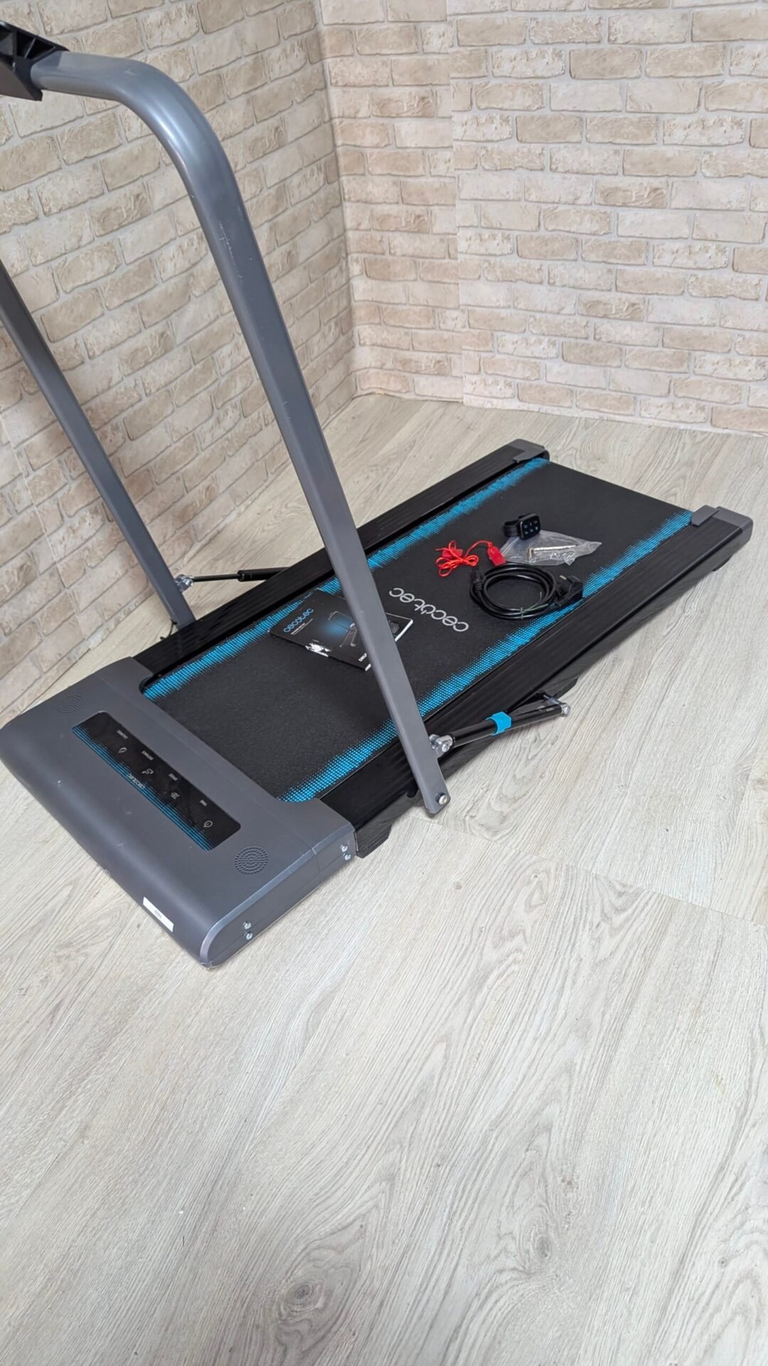 Foto 7 de Cecotec Cinta de Andar Plegable – Peso máximo permitido de 120 Kg