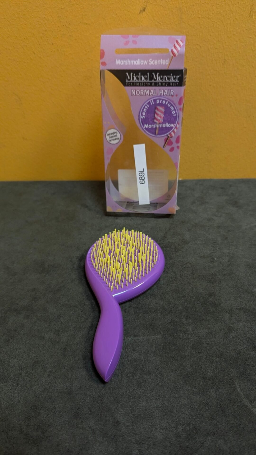 Foto 2 de Cepillo para cabello normal con aroma a malvavisco