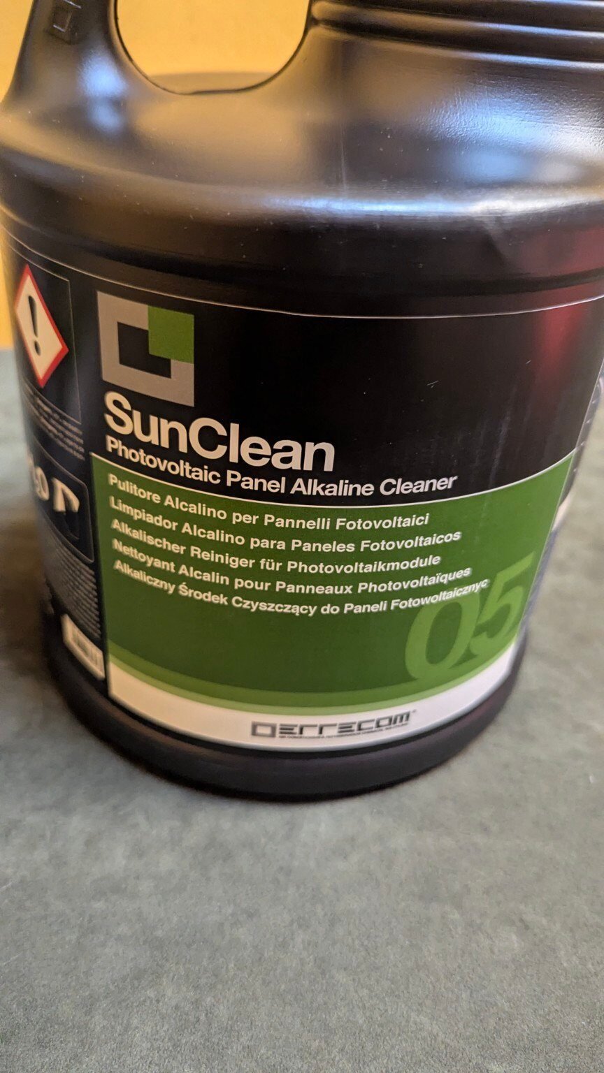 Foto 3 de Errecom SunClean, Limpiador Alcalino para Paneles de Sistemas Fotovoltaicos