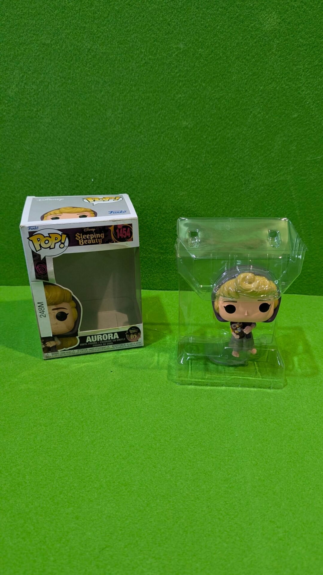 Foto 2 de Funko Pop! Disney: Sleeping Beauty 65th Anniversary – Aurora with Owl – la Bella