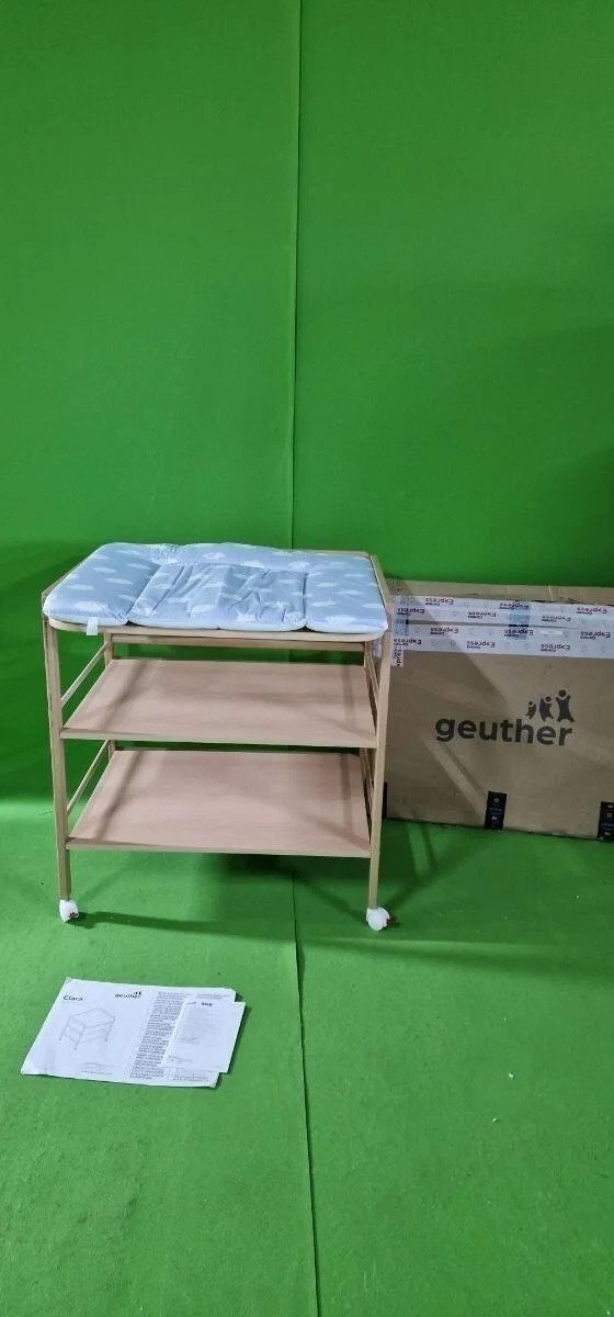 Foto 2 de Geuther 4844 – Mueble cambiador más Cambiador Jané