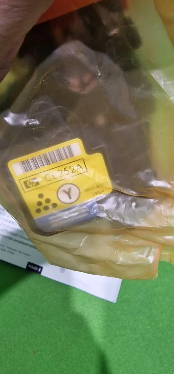Foto 5 de HP 504A CE252A Amarillo