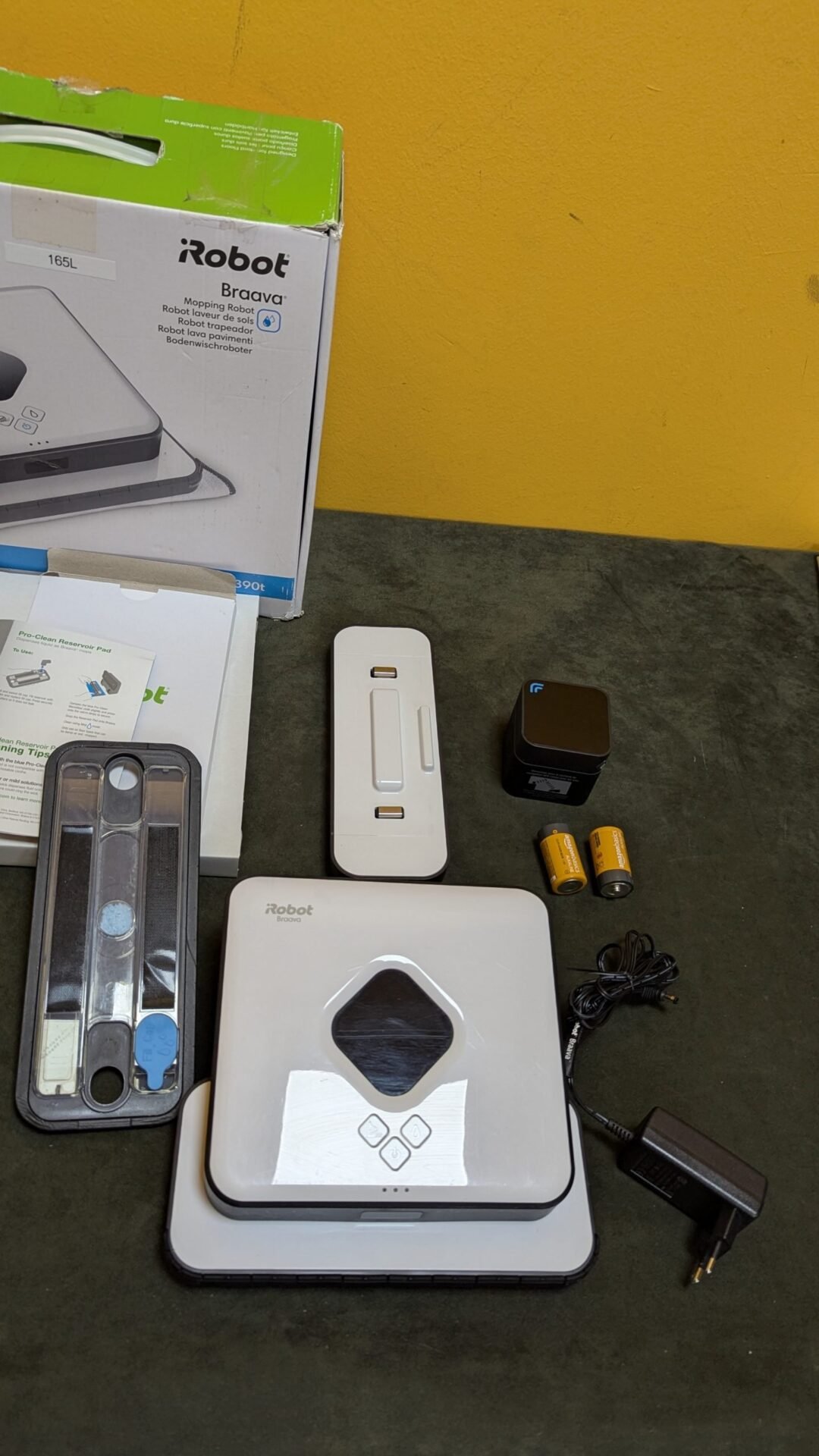 Foto 3 de iRobot Braava 390t – Robot trapeador 2 en 1