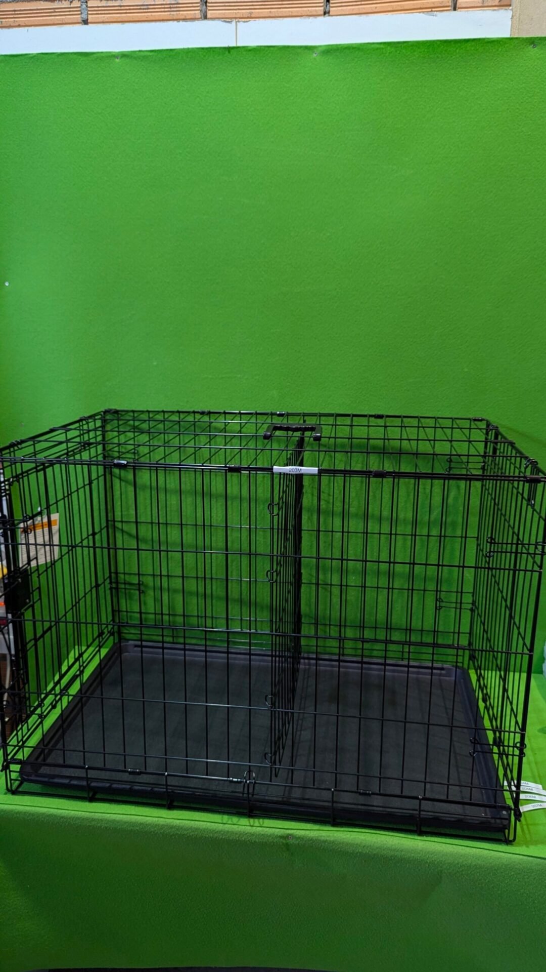 Foto 2 de Jaula plegable de metal para perros de 91 cm