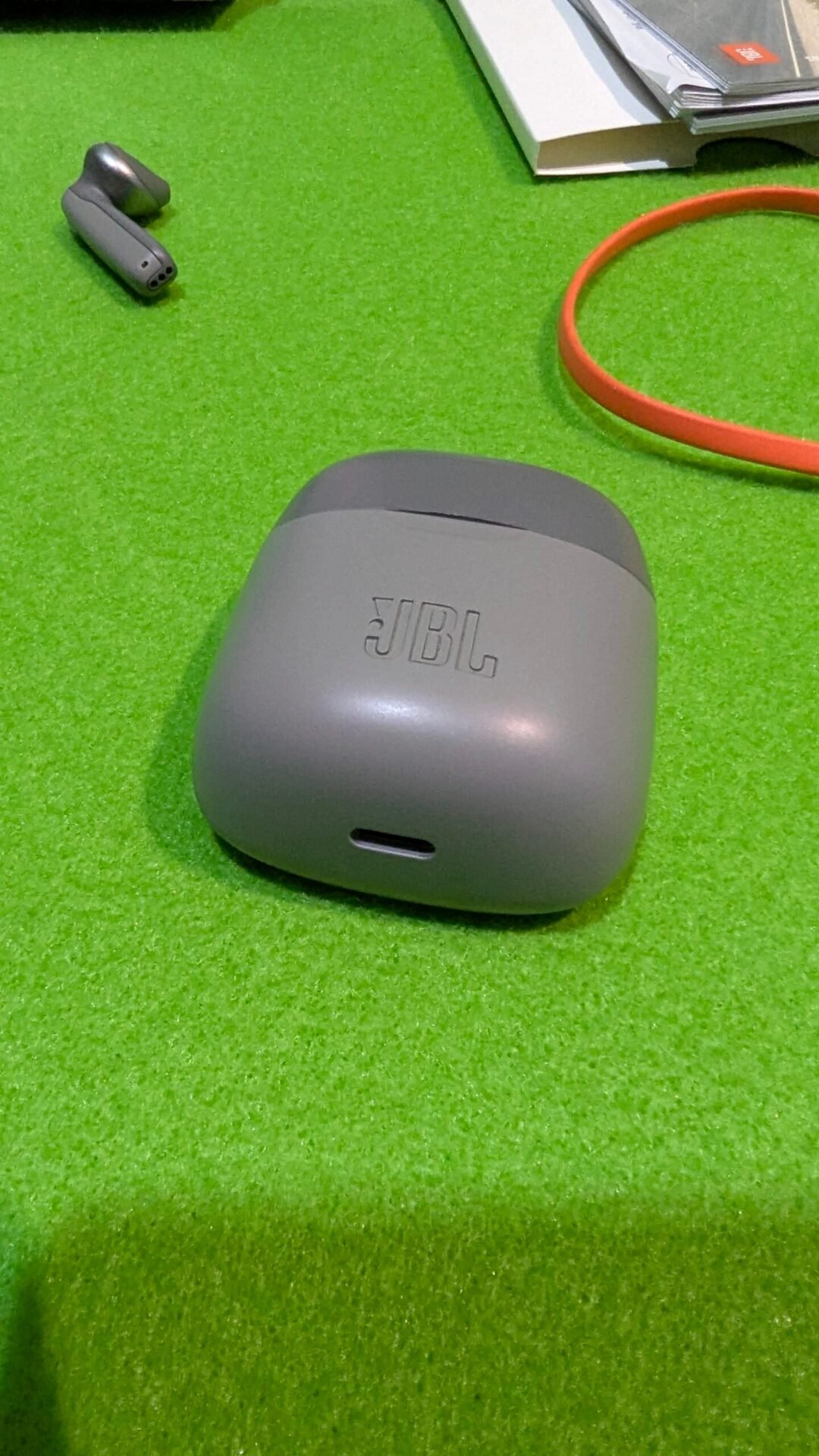 Foto 10 de JBL Tune 225 TWS Audífonos intraaurales True Wireless con Bluetooth