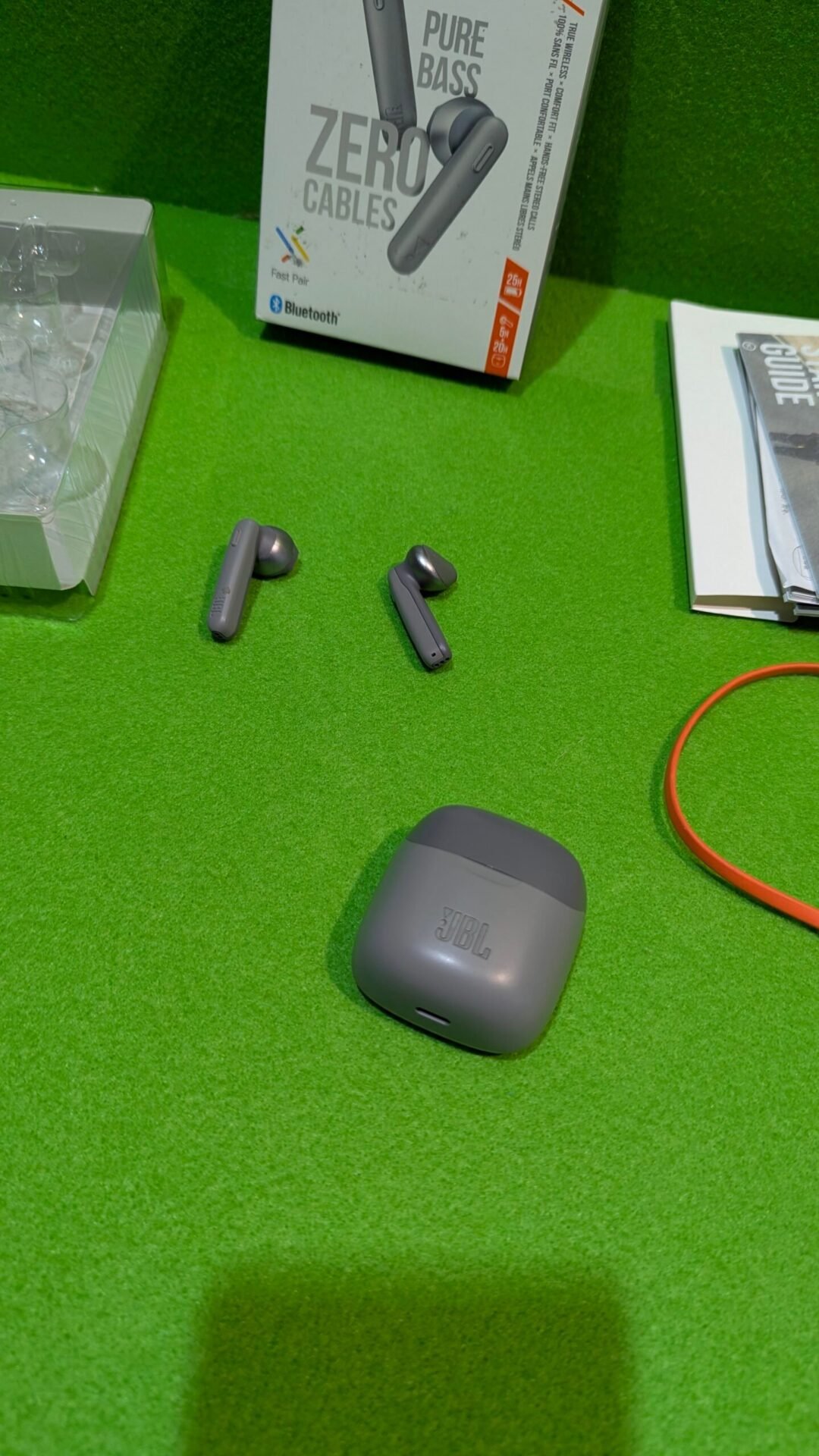 Foto 3 de JBL Tune 225 TWS Audífonos intraaurales True Wireless con Bluetooth