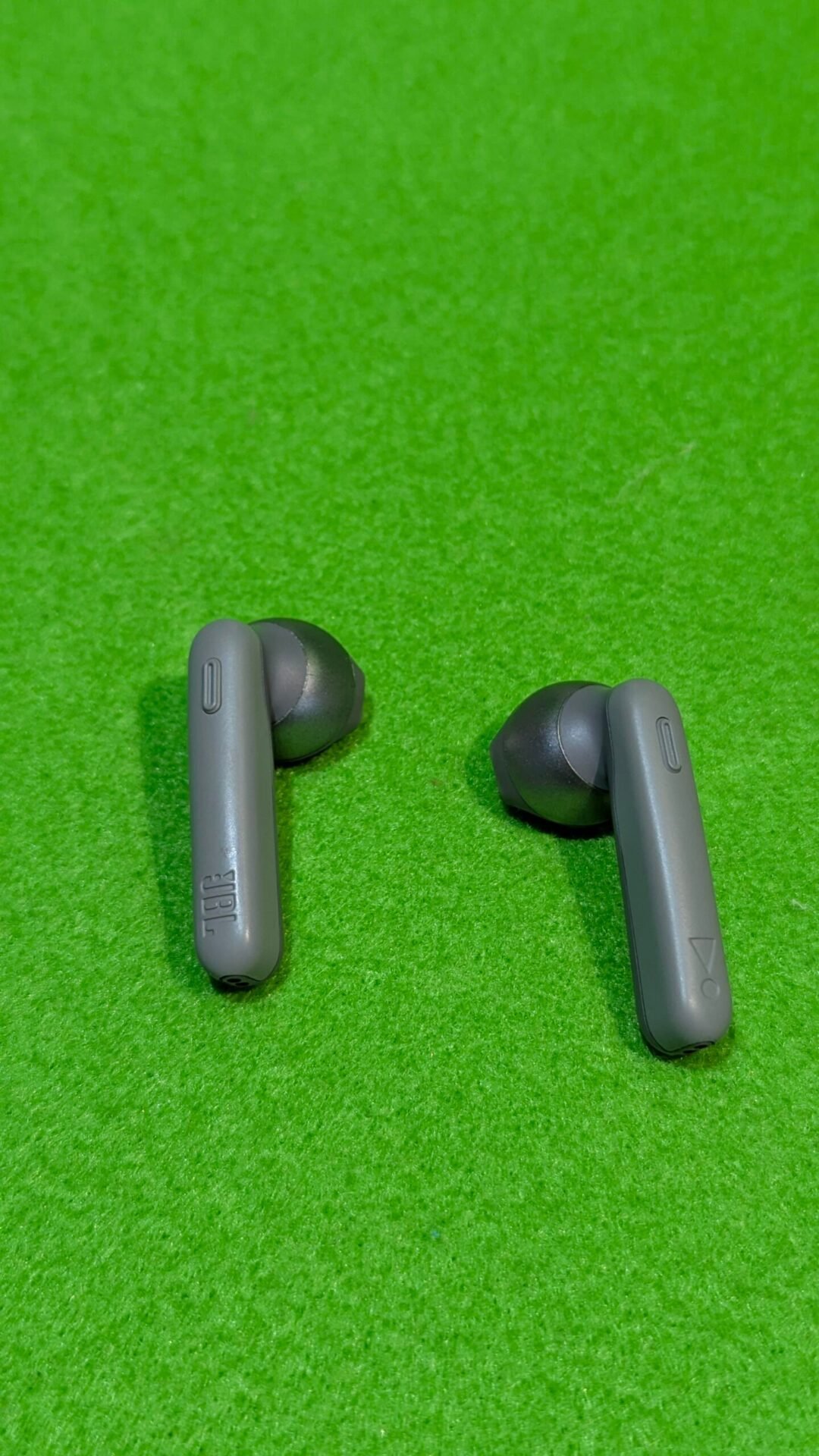 Foto 7 de JBL Tune 225 TWS Audífonos intraaurales True Wireless con Bluetooth