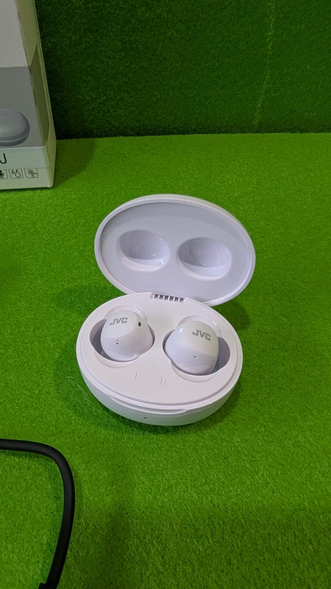 Foto 9 de JVC HA-Z66T-W-E Gumy Mini Audífonos inalámbricos