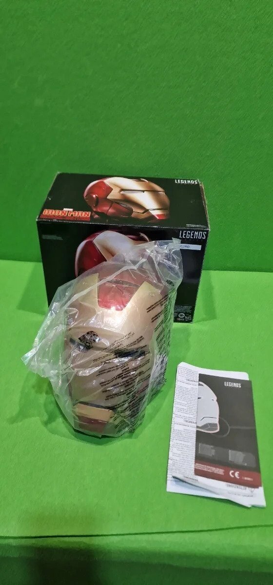 Foto 2 de Marvel Legends Avengers Casco electrónico Iron Man