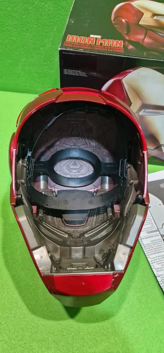 Foto 4 de Marvel Legends Avengers Casco electrónico Iron Man