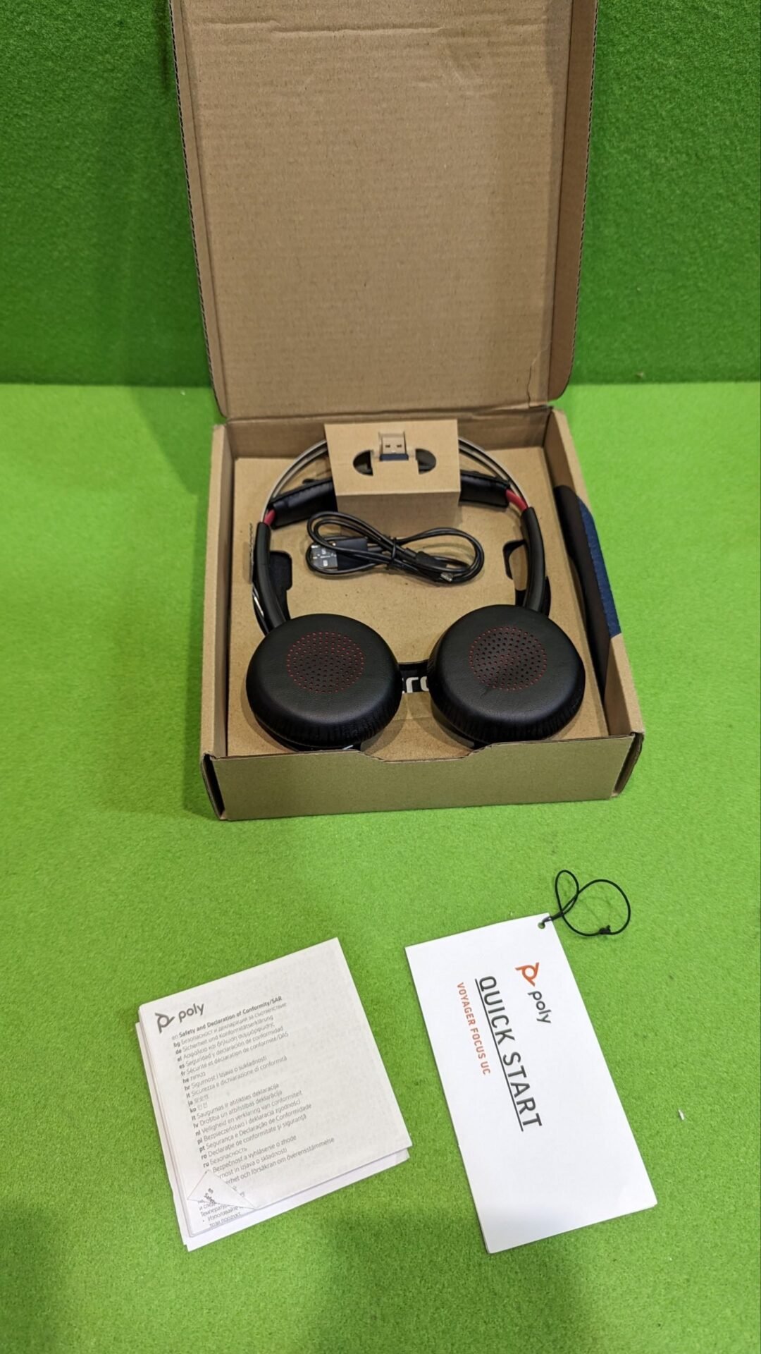 Foto 2 de Plantronics Voyager Focus UC B825 – Bluetooth Stereo Black