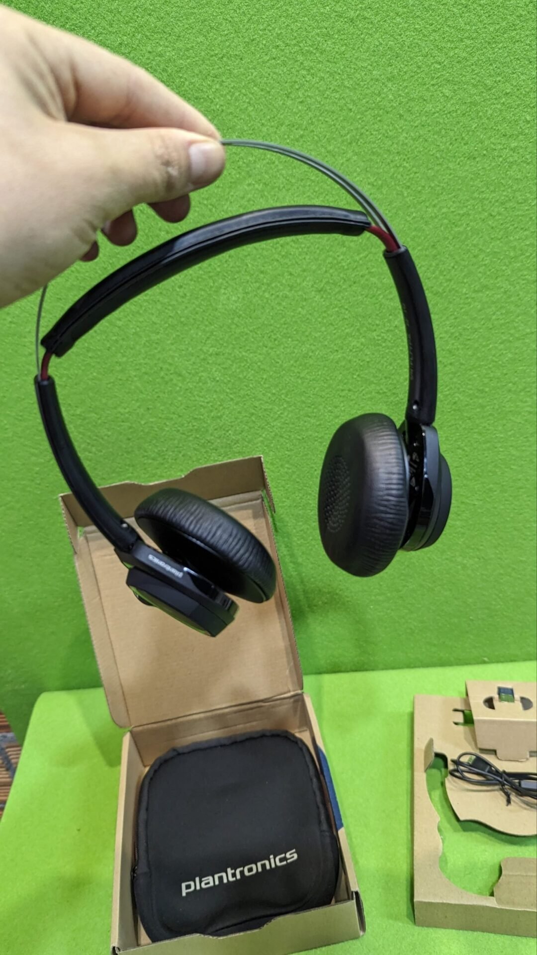 Foto 6 de Plantronics Voyager Focus UC B825 – Bluetooth Stereo Black