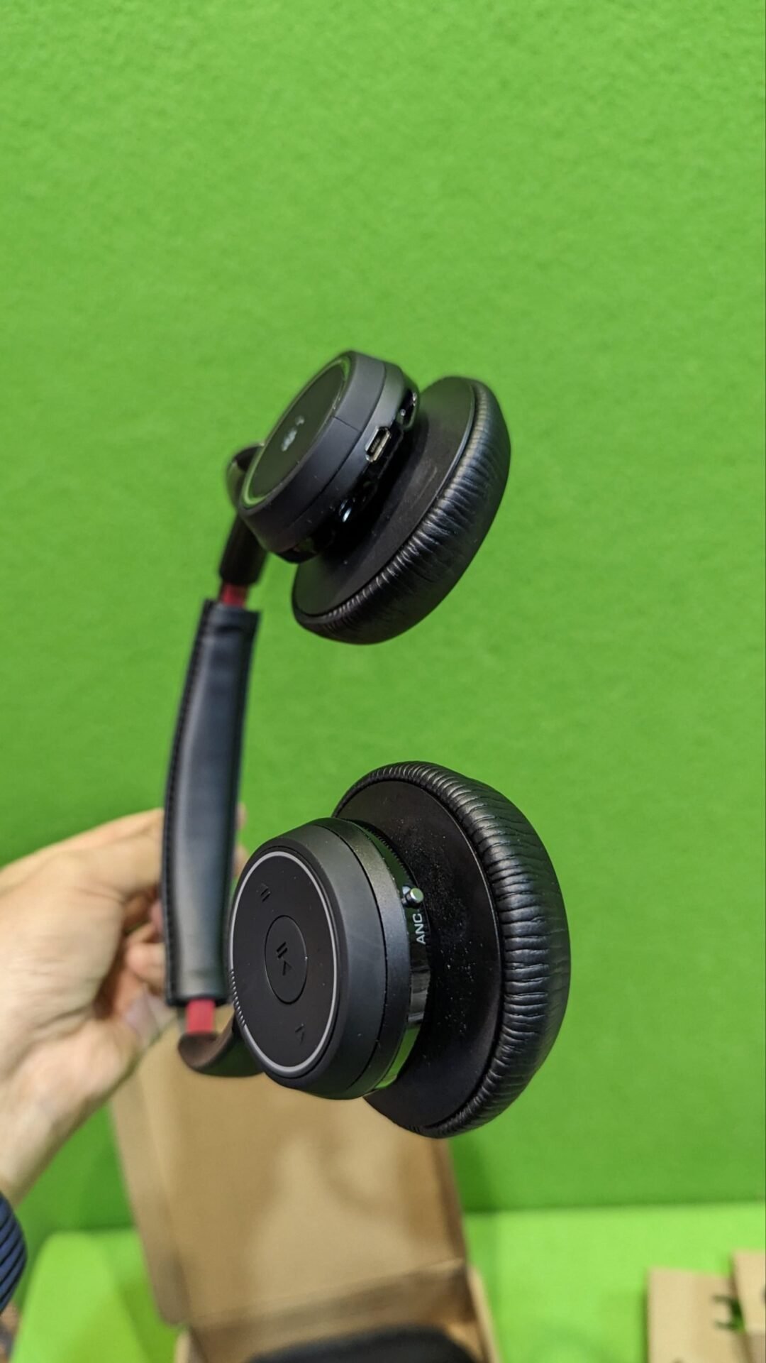 Foto 7 de Plantronics Voyager Focus UC B825 – Bluetooth Stereo Black