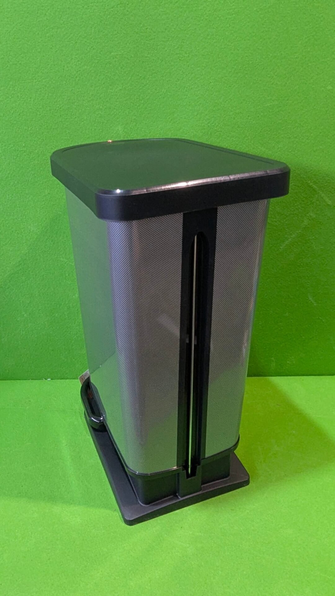 Foto 6 de Rotho Basurero Paso de 50 litros para separación de residuos con tapa y pedal