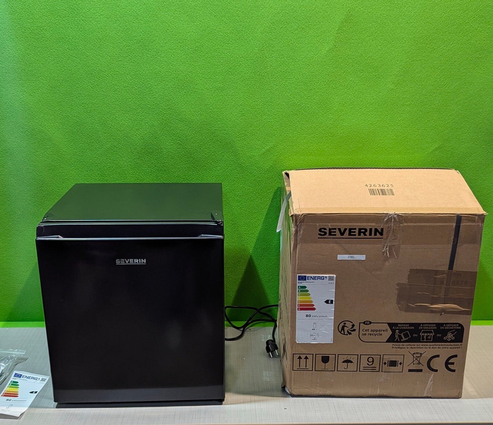 Foto 2 de SEVERIN Mini refrigerador con compartimento de baja temperatura, 45 litros