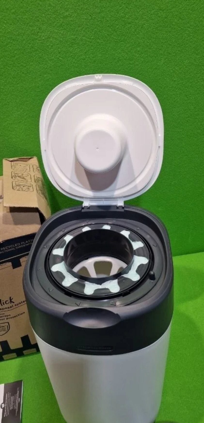 Foto 3 de Tommee Tippee Contenedor para Pañales, Incluye 3 Repuestos